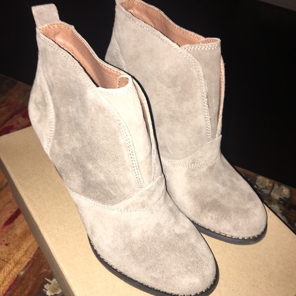 Lucky Brand Shoes - Lucky brand boots! New with Box size 8 light brown